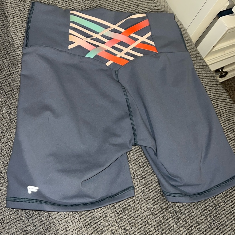 Fabletics powerhold 6 inch running shorts Size SMALL